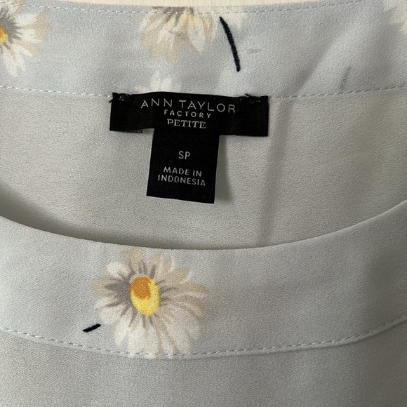 Ann Taylor Floral Blouse - Picture 3 of 3